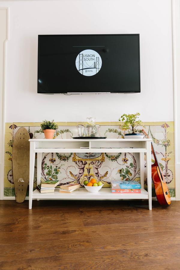 Lisbon South Hostel Алмада Екстериор снимка